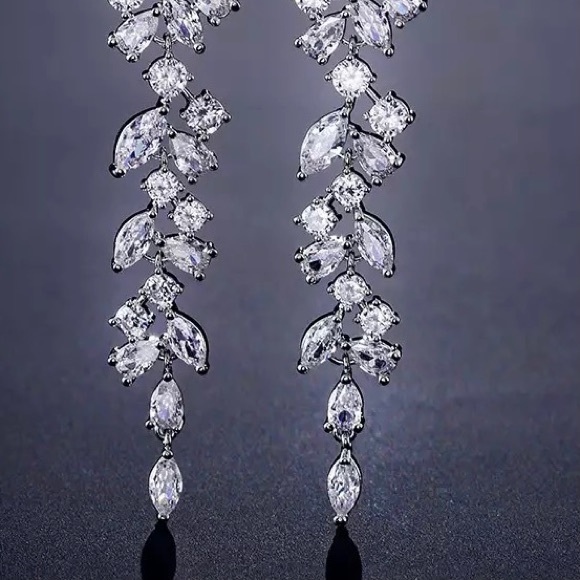 Crystal Bridal Earrings Leaf Earrings Swarovski - Picture 2 of 4